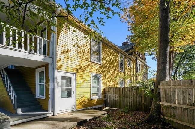 Building Photo - 400 S.Spring St