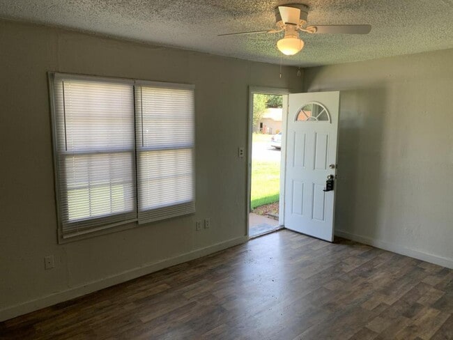 Photo - 1610 SE 62nd St House