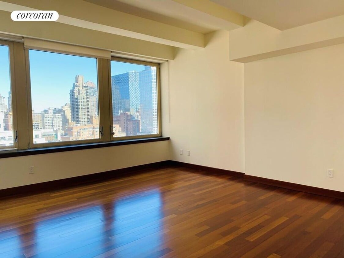 Foto principal - 305 E 63rd St