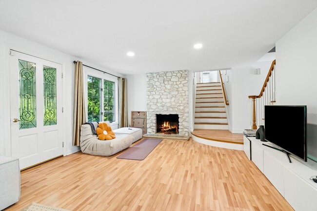 Foto del edificio - 150 Saxon Wood Rd