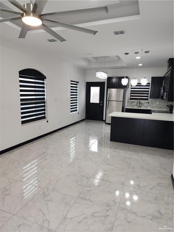 Foto del edificio - 13 W Woodson Dr