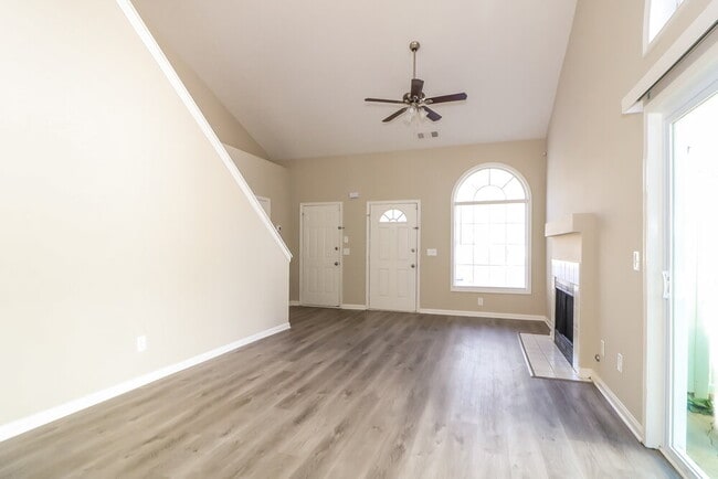 Foto del edificio - 615 Chantress Ct