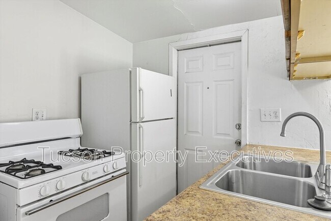 Foto del edificio - 1638 N Beverly Ave