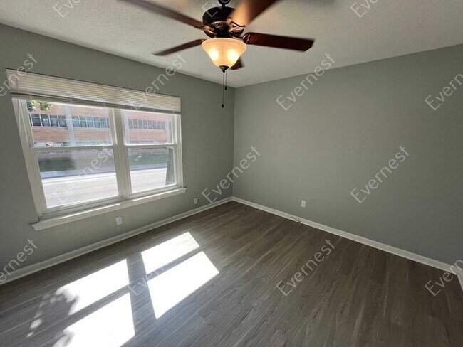 Building Photo - 1803 Bailey Ave