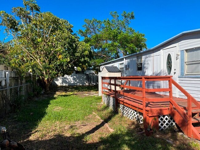 Building Photo - Spacious 3/2 Mobile Home