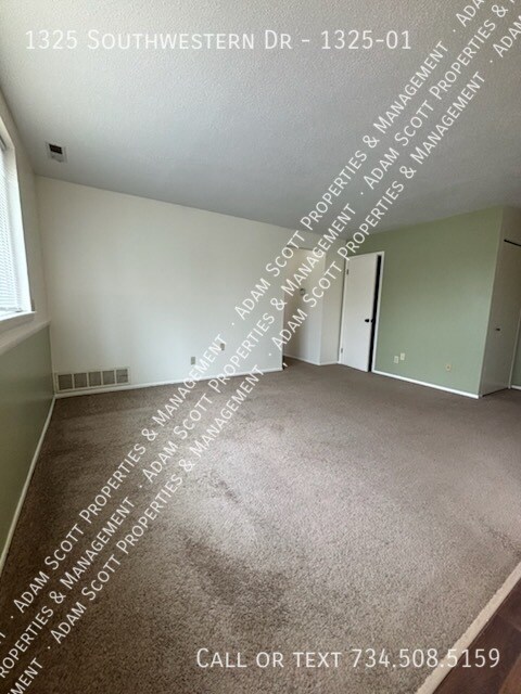 Foto del edificio - 1325 Southwestern Dr