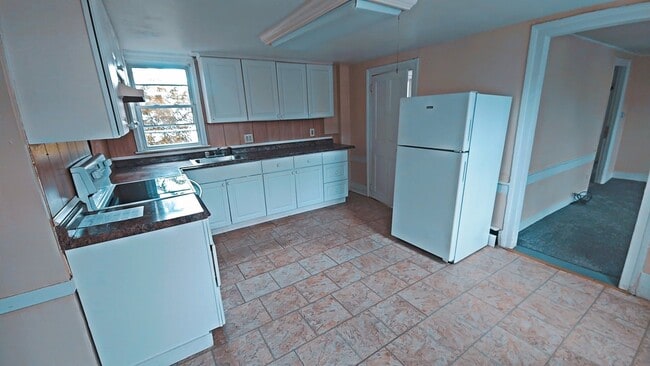 Building Photo - 12 Gray Ave