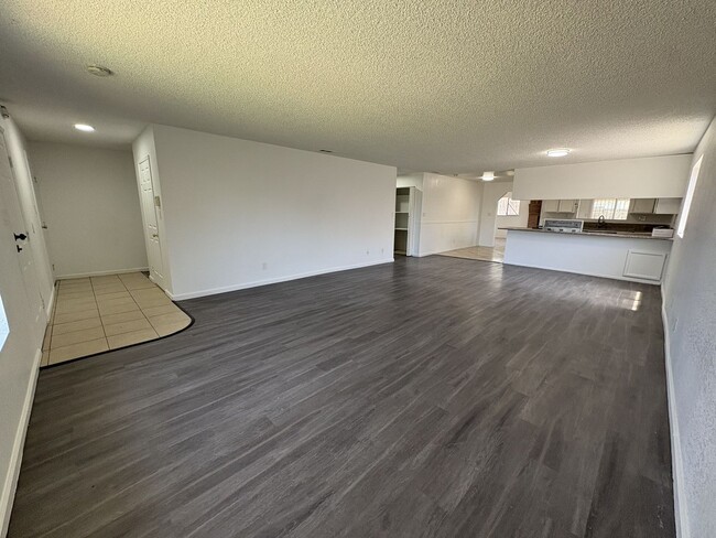 Building Photo - 6313 Hermosa St