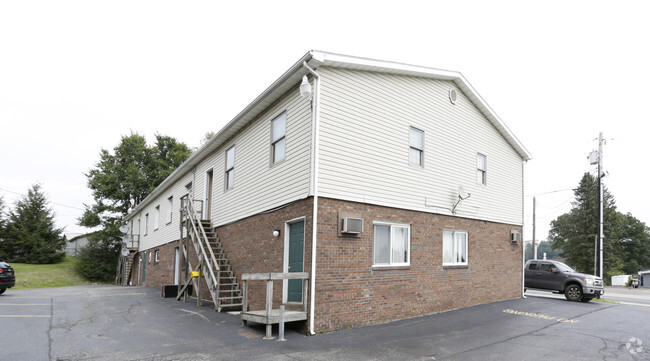 Building Photo - 103 Farmington Ohiopyle Rd