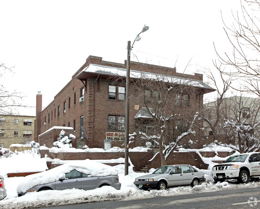 Primary Photo - 1060 Logan St