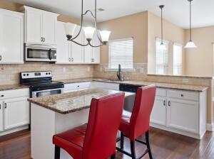 Building Photo - 6089 Reynolds Cir