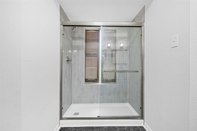 Foto del edificio - 2803 Camelot Ln