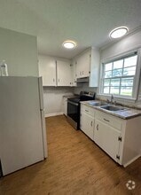 Building Photo - 8848 Deerwood Dr