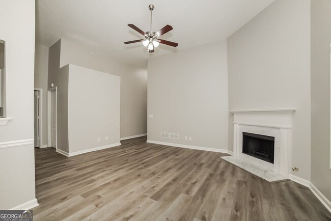 Building Photo - 35 Imperial Dr