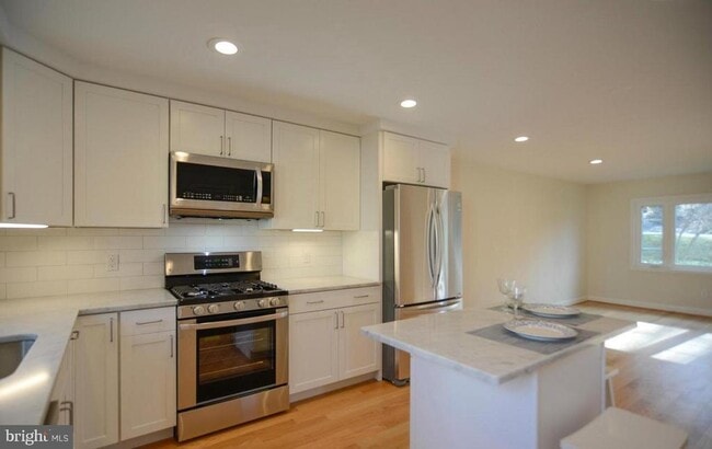 Building Photo - 2503 Holman Ave