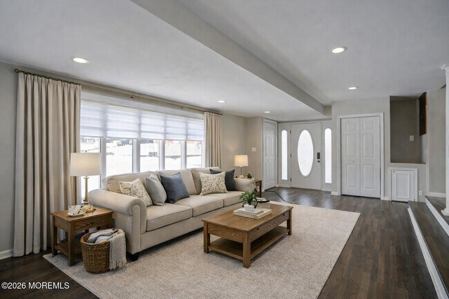 Building Photo - 17 Thomas Rd