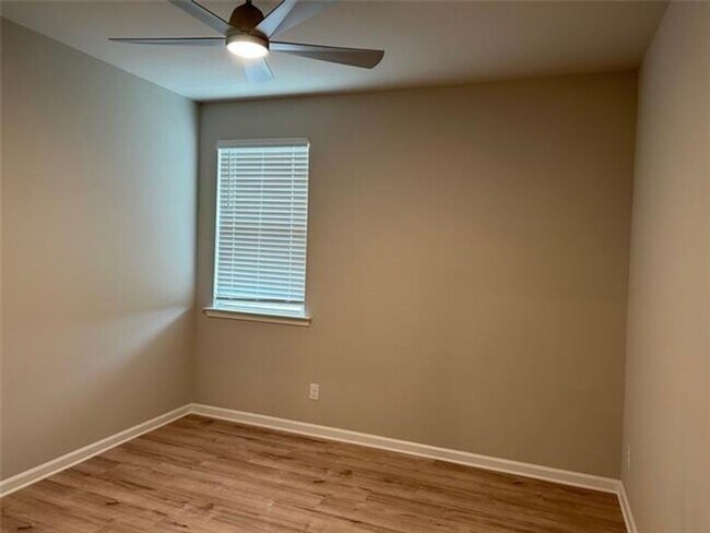 Foto del edificio - Lakeshores Villages Beauty