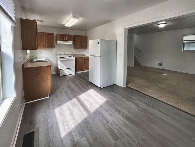 Building Photo - 4 Bed / 2 Full Bath Two-Story Home — Covered Front Porch, Detached Garage, Central Air
