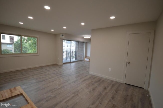 Building Photo - 12705 Dara Dr