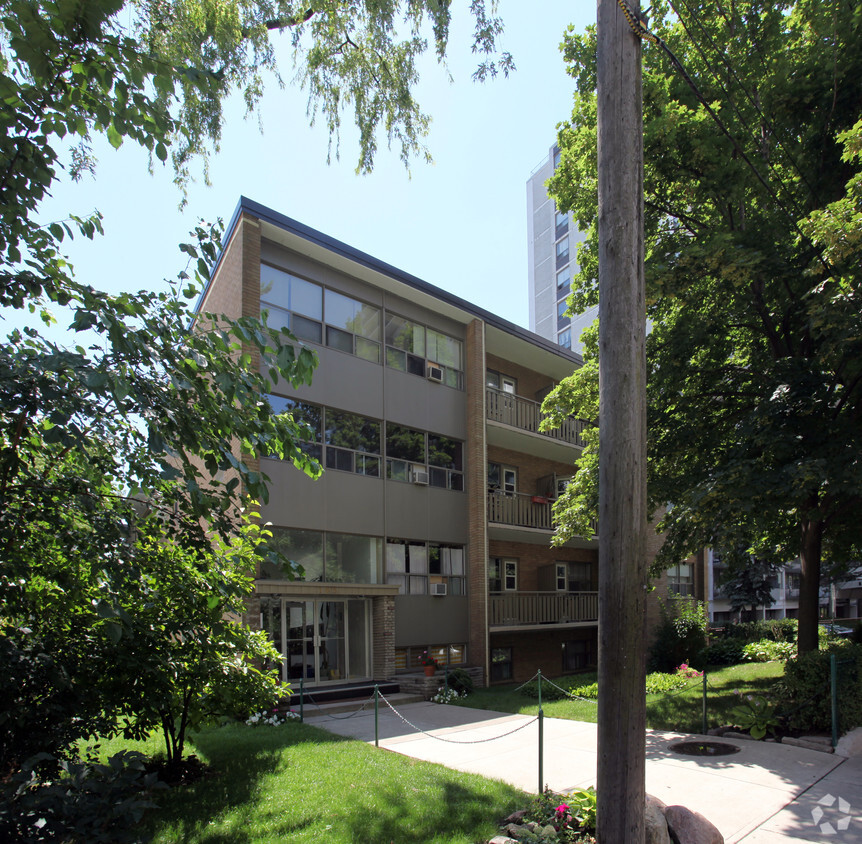 Building Photo - 165 Balliol St
