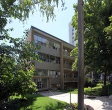Building Photo - 165 Balliol