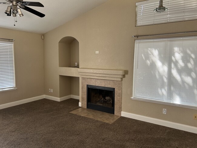 Foto del edificio - 4485 N Olive Ave
