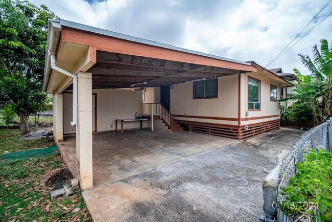 Building Photo - $3,500 / 3br - 991ft2 - Olona Lane, Upgrad...
