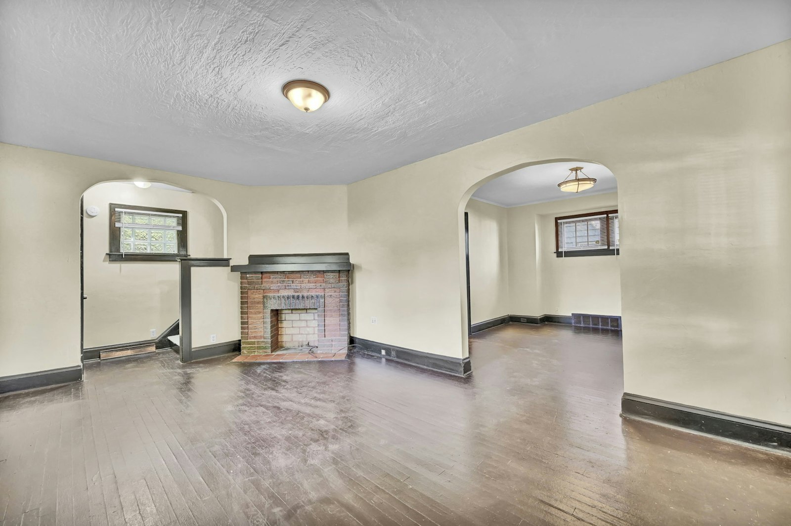 1148 La Croix Ave Akron, OH 44307 – photo 5