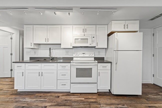 Foto del edificio - 4883 E Silver Ridge Rd