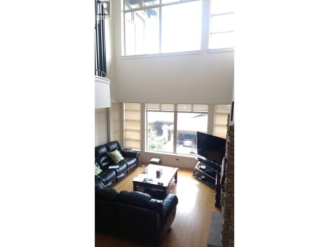 Building Photo - 8680 Seascape Dr