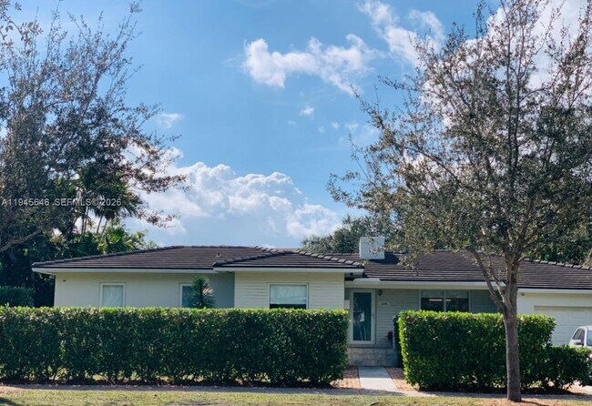 Building Photo - 1240 S Alhambra Cir