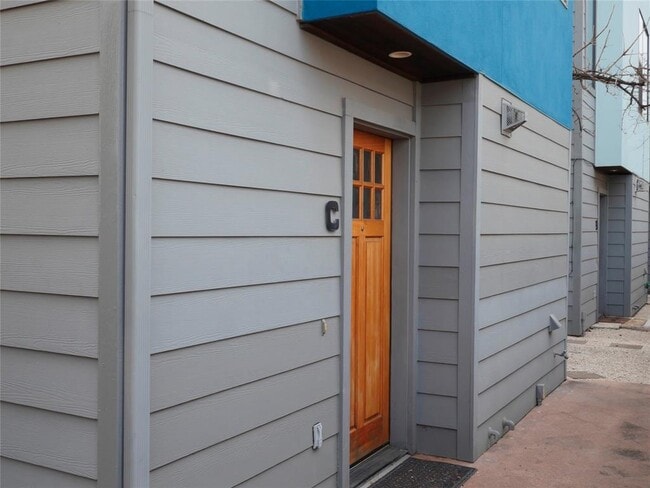 Building Photo - 3000 Speedway