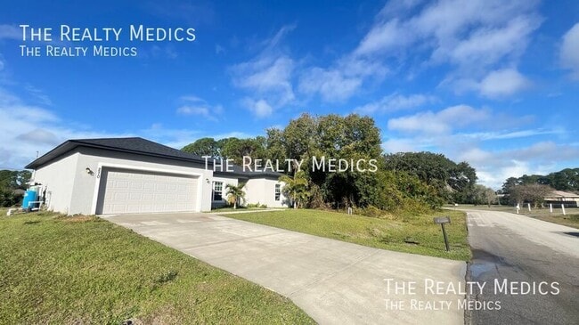 Building Photo - 270 Winfall Ave SW