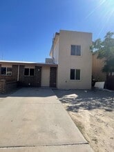 Building Photo - 864 Barandal Dr