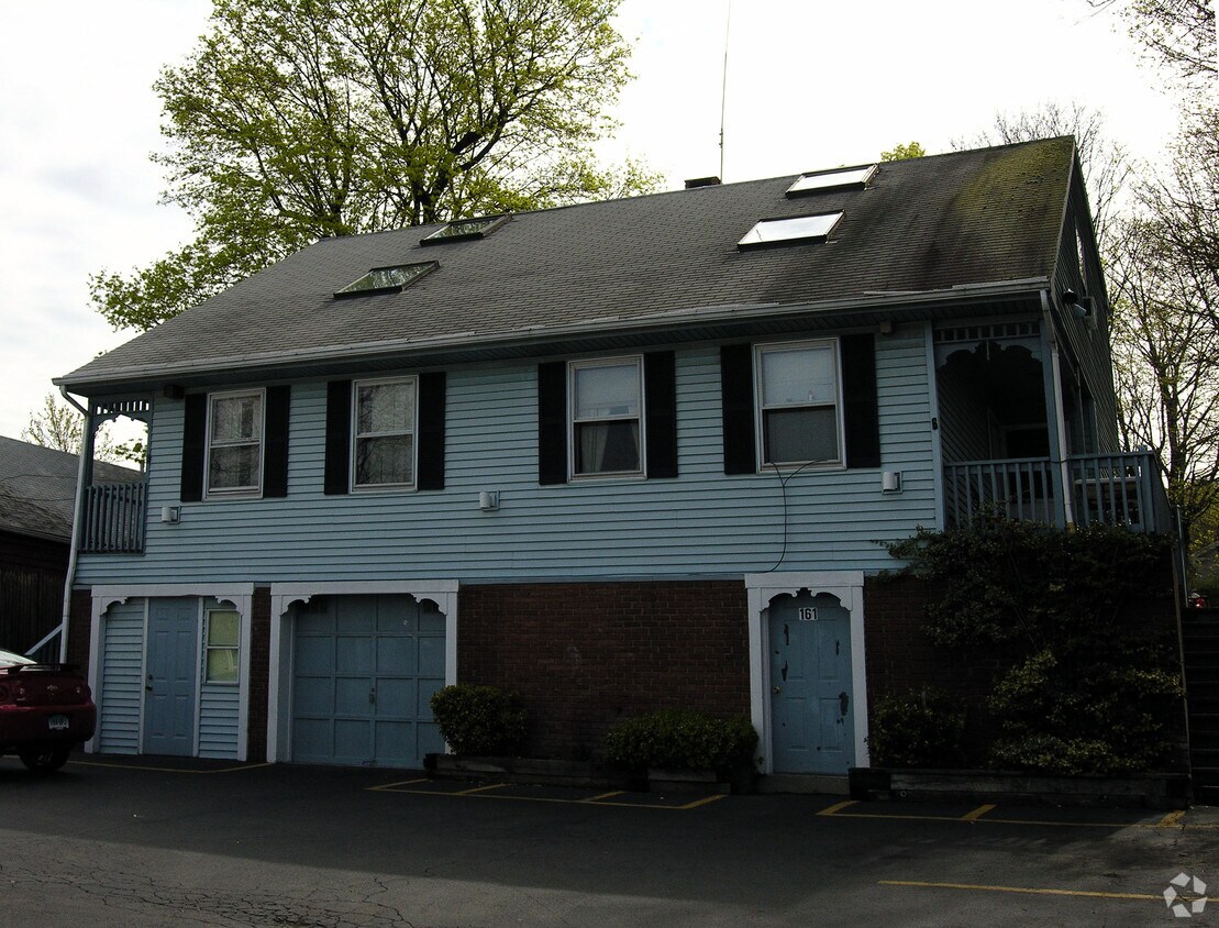 Primary Photo - 161 Lenox St
