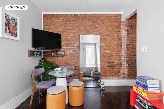 Foto del edificio - 254 W 25th St