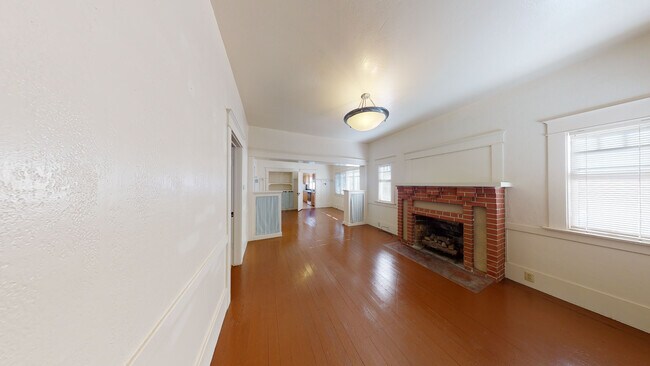 Building Photo - 2811 E St