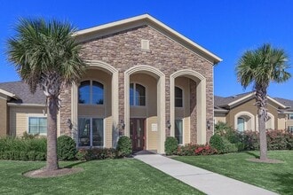 Building Photo - 332 Independence Dr