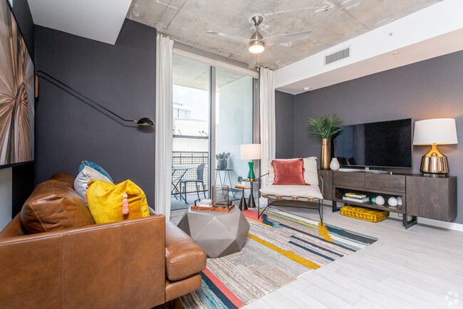 Foto del edificio - 56 NE 29th St