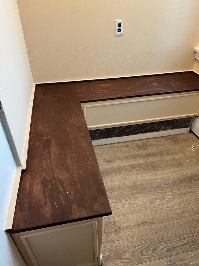 Foto del edificio - 568 Danbury Rd