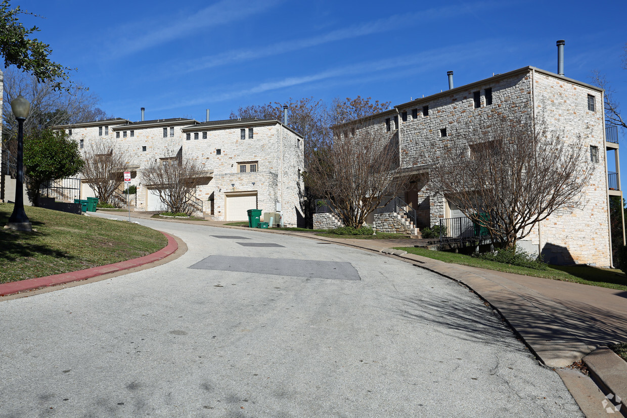 Primary Photo - Cherry Hill Townhomes