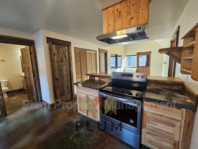 Foto del edificio - 131 Speedway Ave