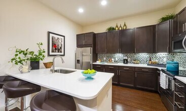 Building Photo - 14401 Mackilsee Ln