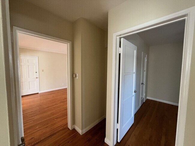 Foto del edificio - 126 N Maple St