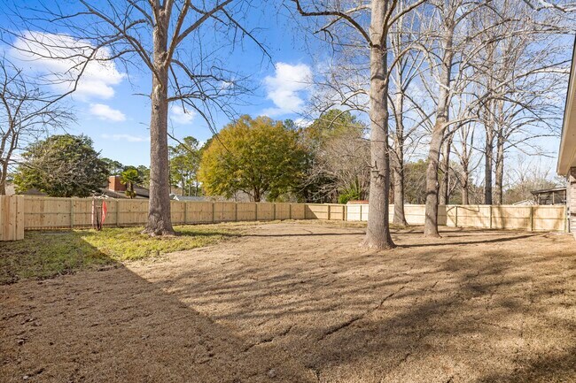 Foto del edificio - 600 Chapelwood Dr