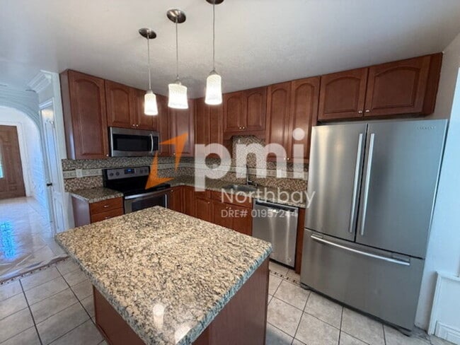 Building Photo - 2950 Juniper St