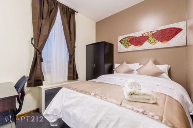 Foto del edificio - 308 W 18th St