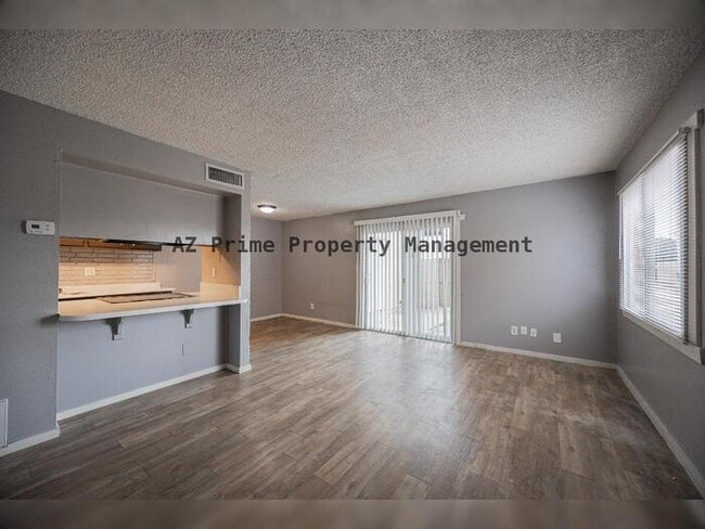 Building Photo - 5440 W Belleview St