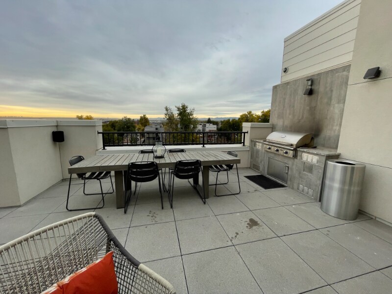 Primary Photo - 3300 W 32nd Ave