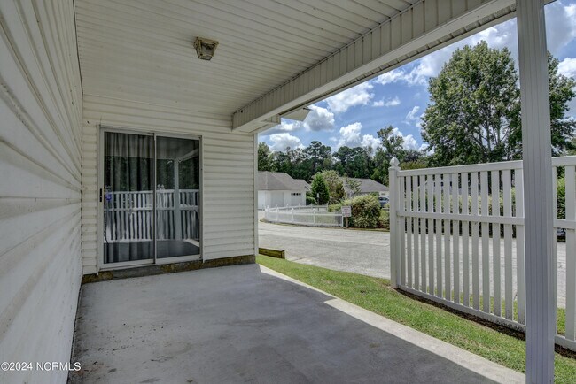 Building Photo - 3330 Belmont Cir